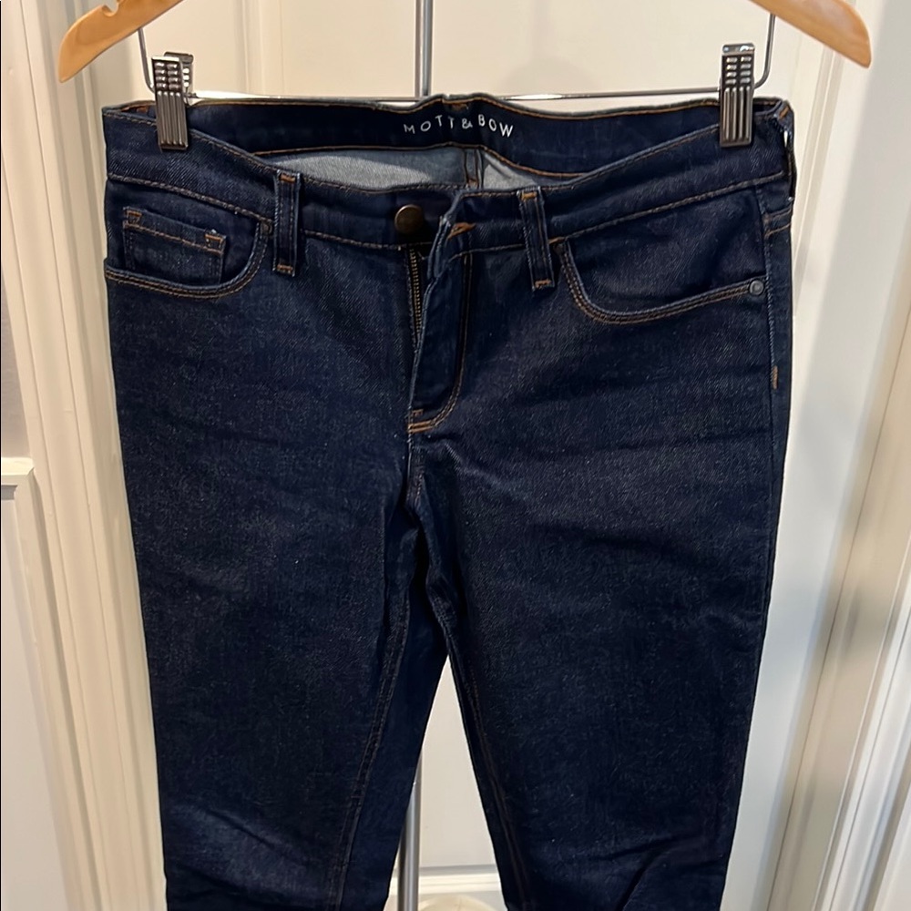 Mott & Bow Women's Dark Blue Jeans. Size 26